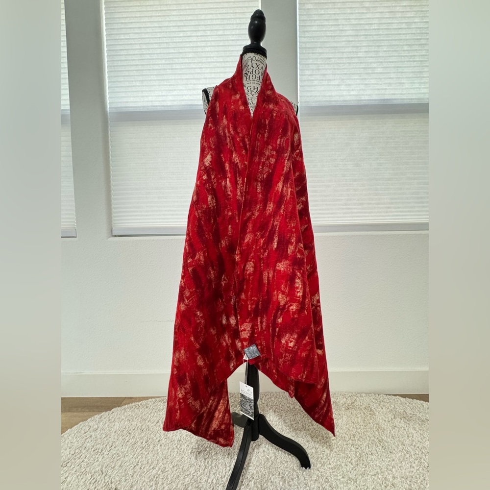 KOOLOO Artisan Felted Merino Wool Silk Vest – Deep Red Pattern (NWT)